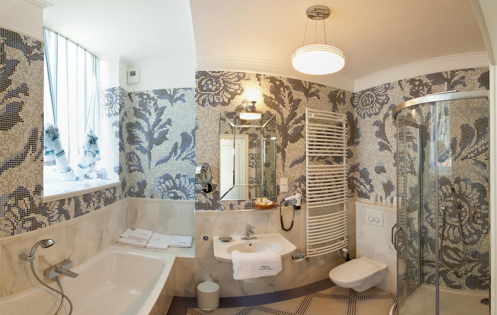 Hotel Willa Hueta Kielce Quarto foto